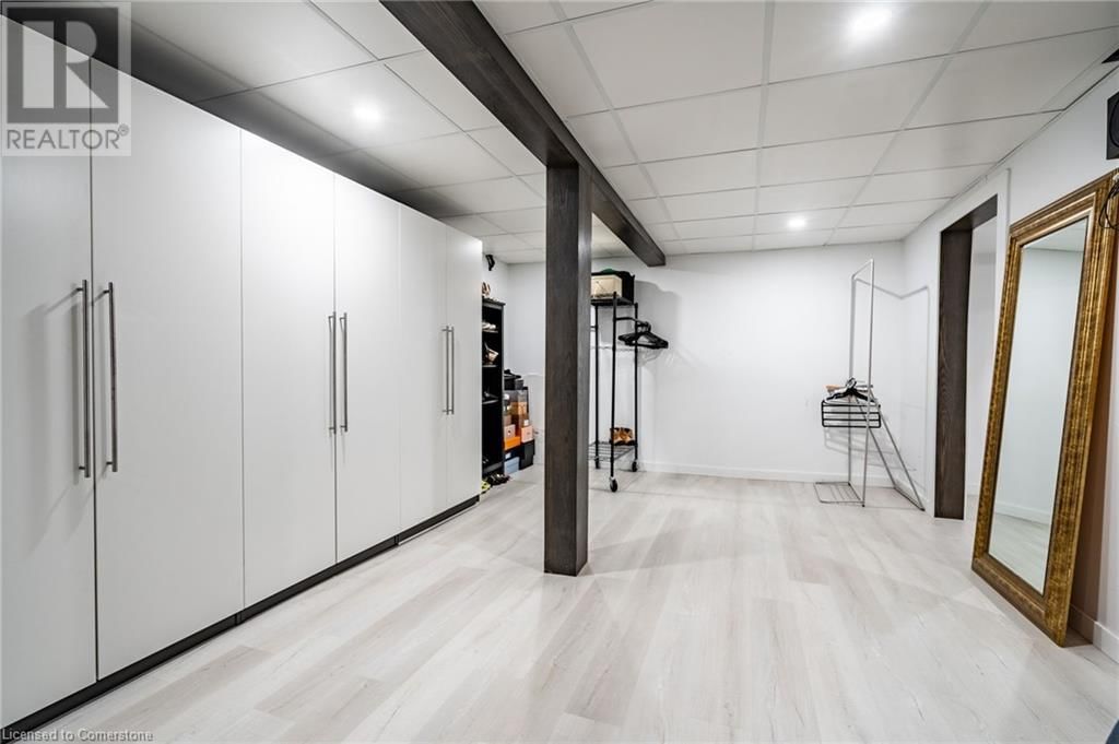 4006 QUEEN STREET Image 37