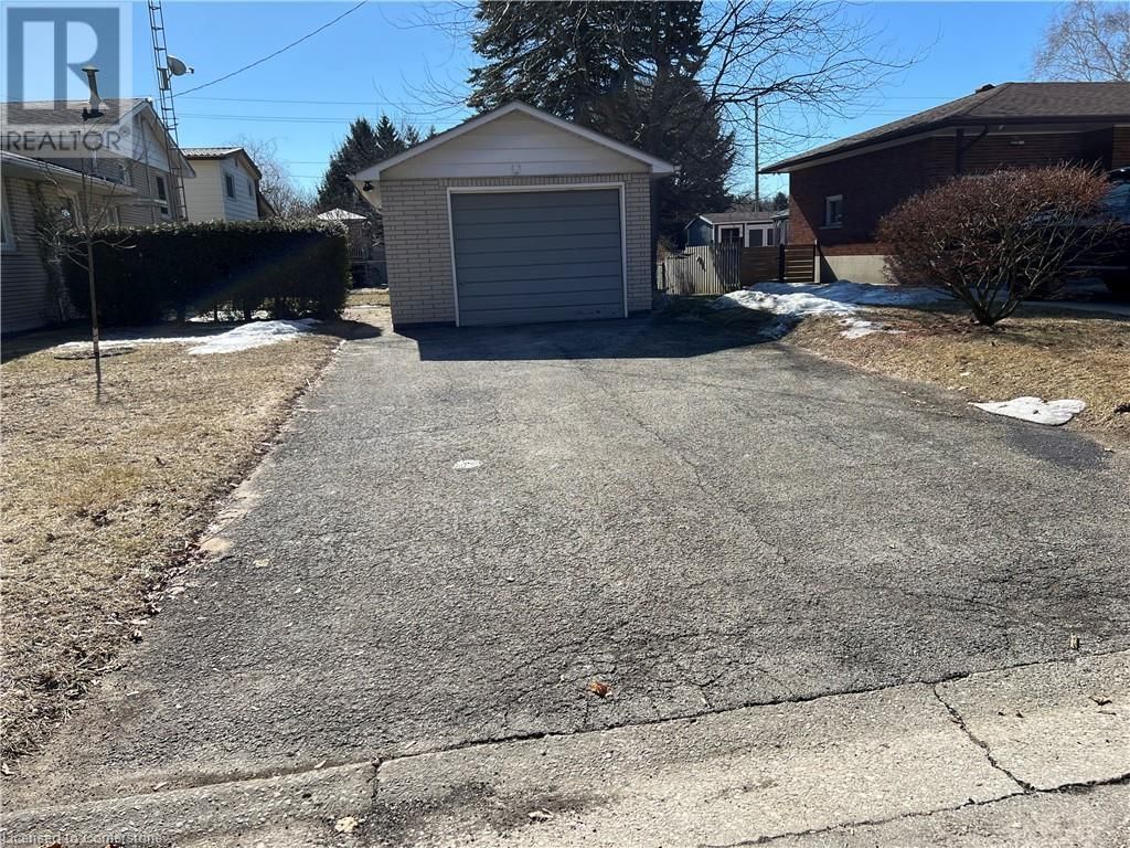 6 HOLDEN AVENUE Image 2