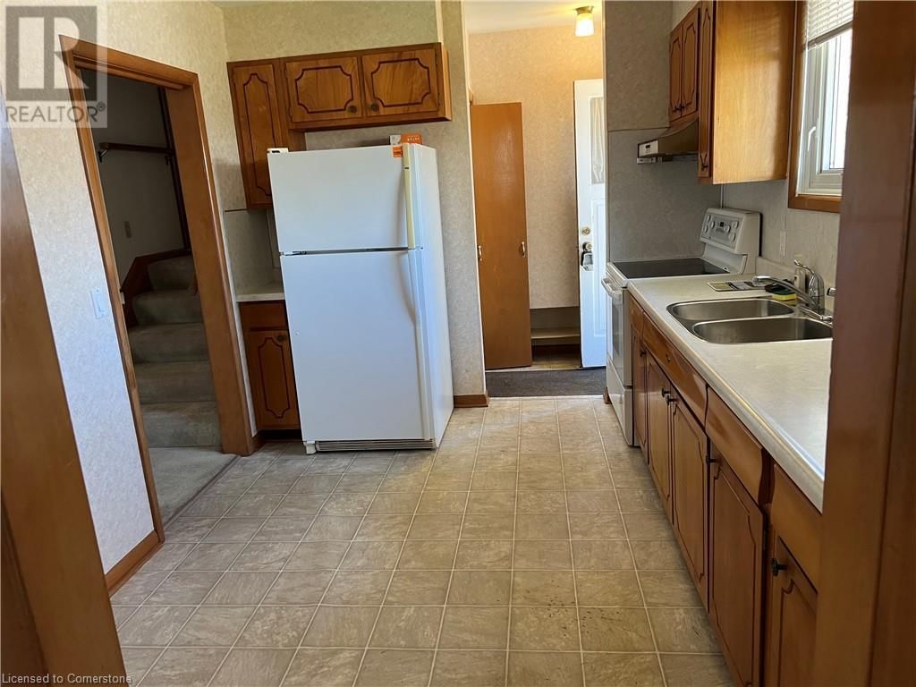 6 HOLDEN AVENUE Image 4