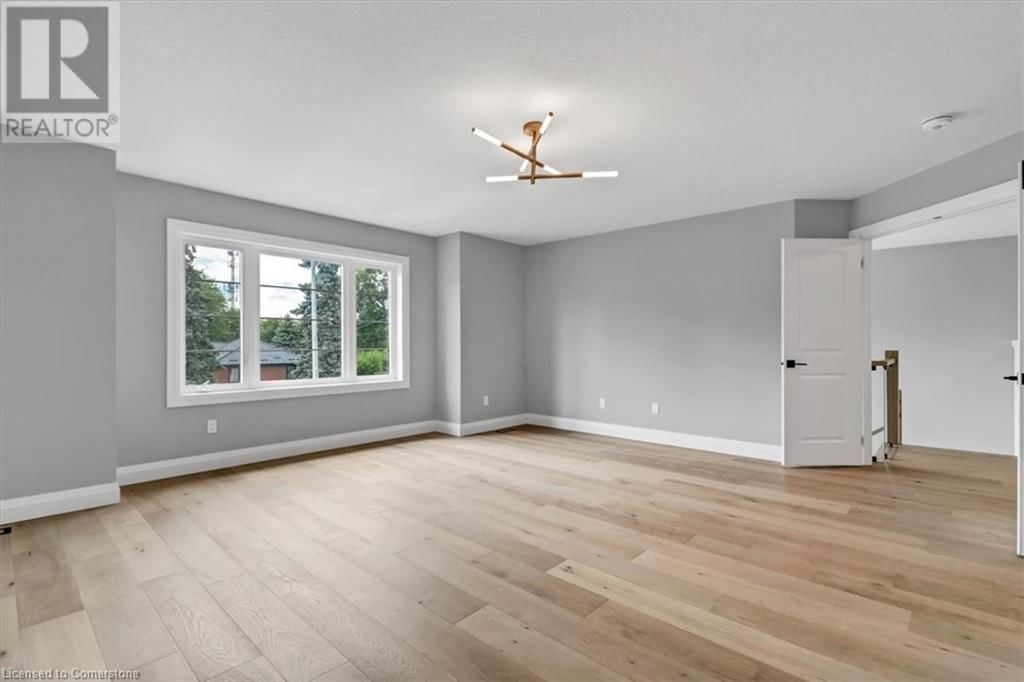 382 SOUTHCOTE ROAD Image 17