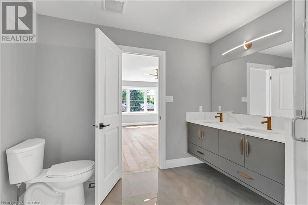 382 SOUTHCOTE ROAD Image 21