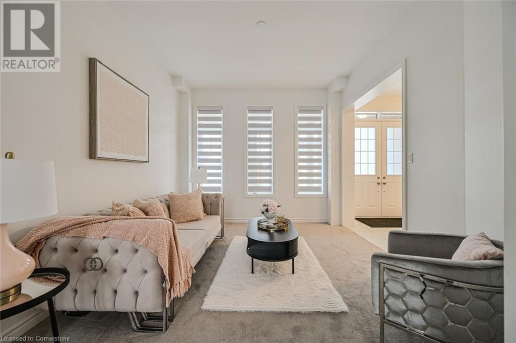 15 SANFORD CIRCLE Image 10