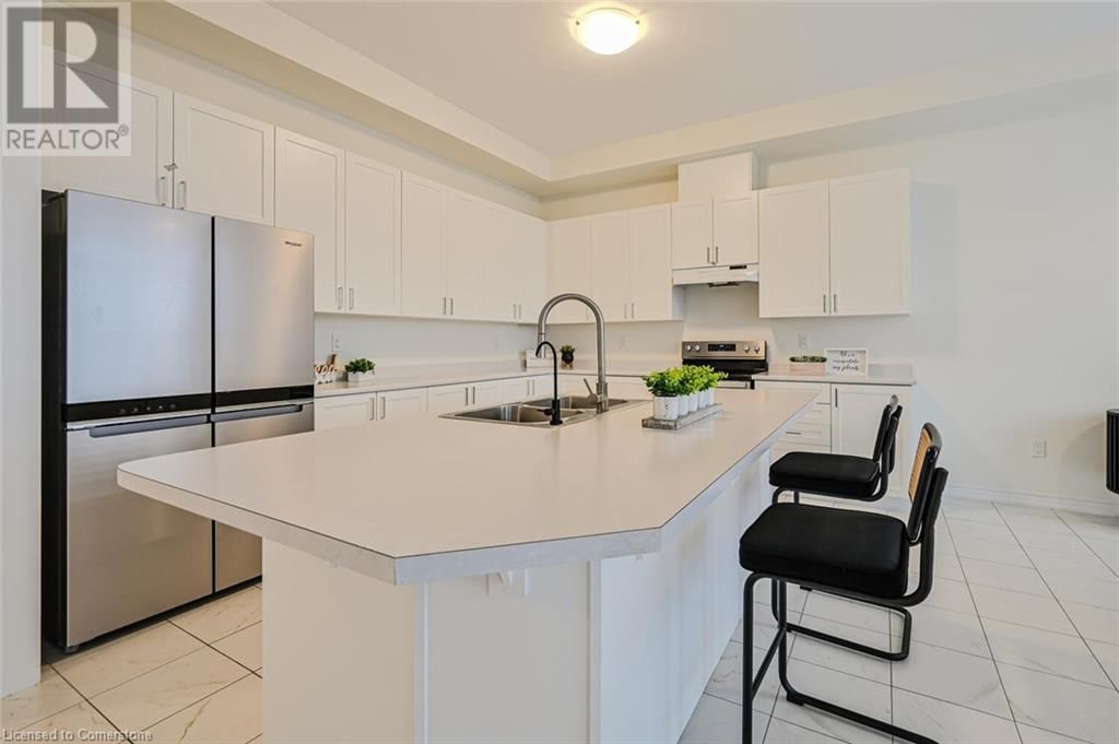 15 SANFORD CIRCLE Image 17