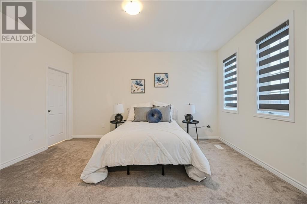 15 SANFORD CIRCLE Image 33