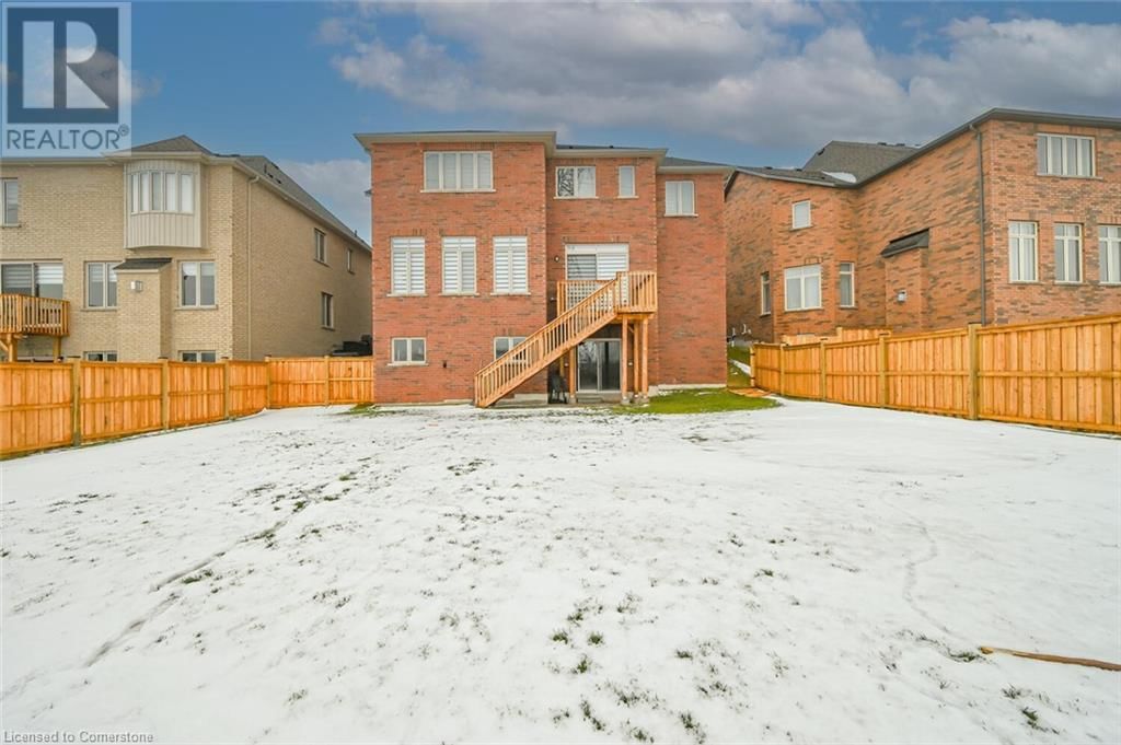 15 SANFORD CIRCLE Image 44