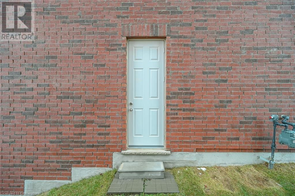 15 SANFORD CIRCLE Image 47