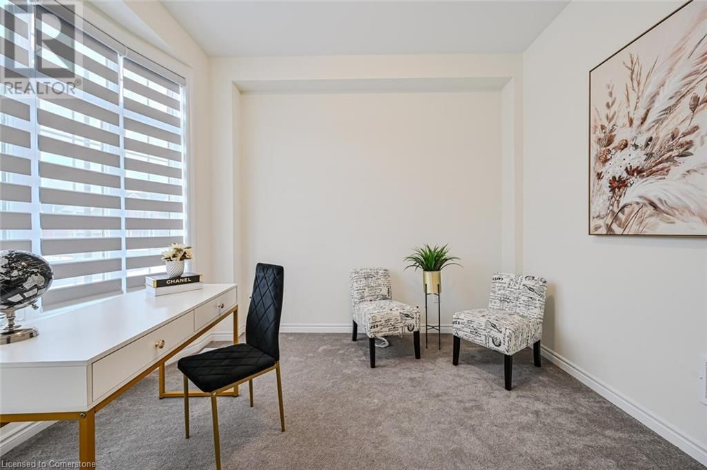 15 SANFORD CIRCLE Image 8