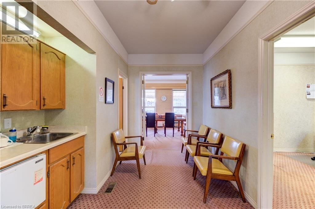 75 CHATHAM STREET Image 33