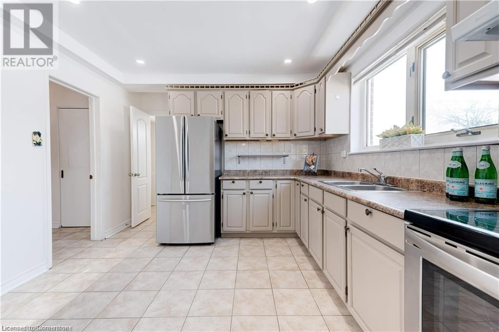 31 TINTON CRESCENT Image 10