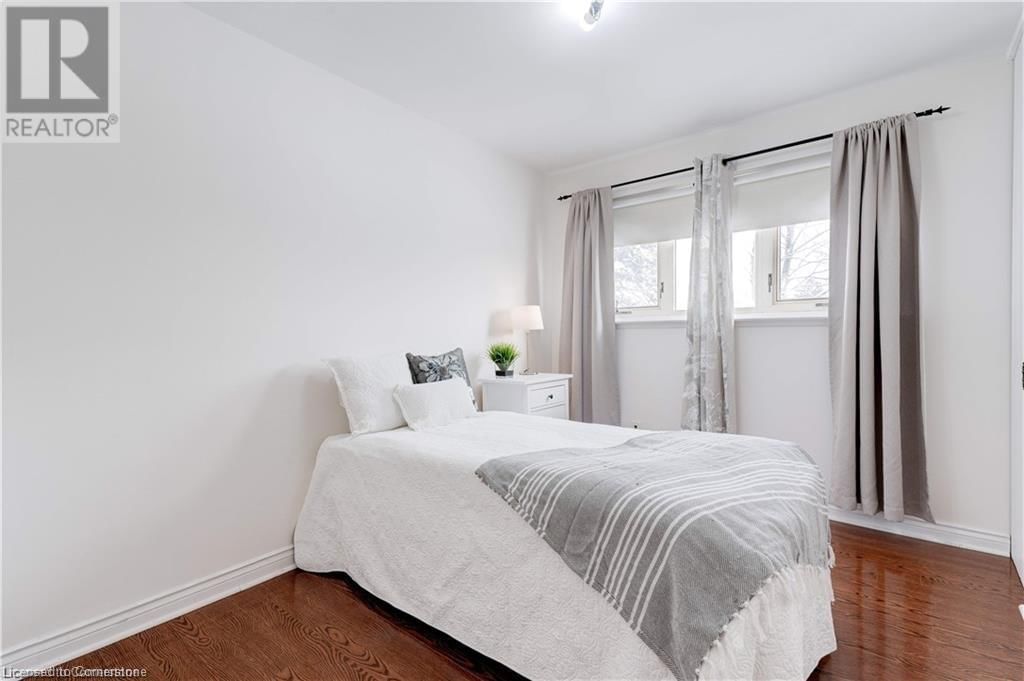 31 TINTON CRESCENT Image 19