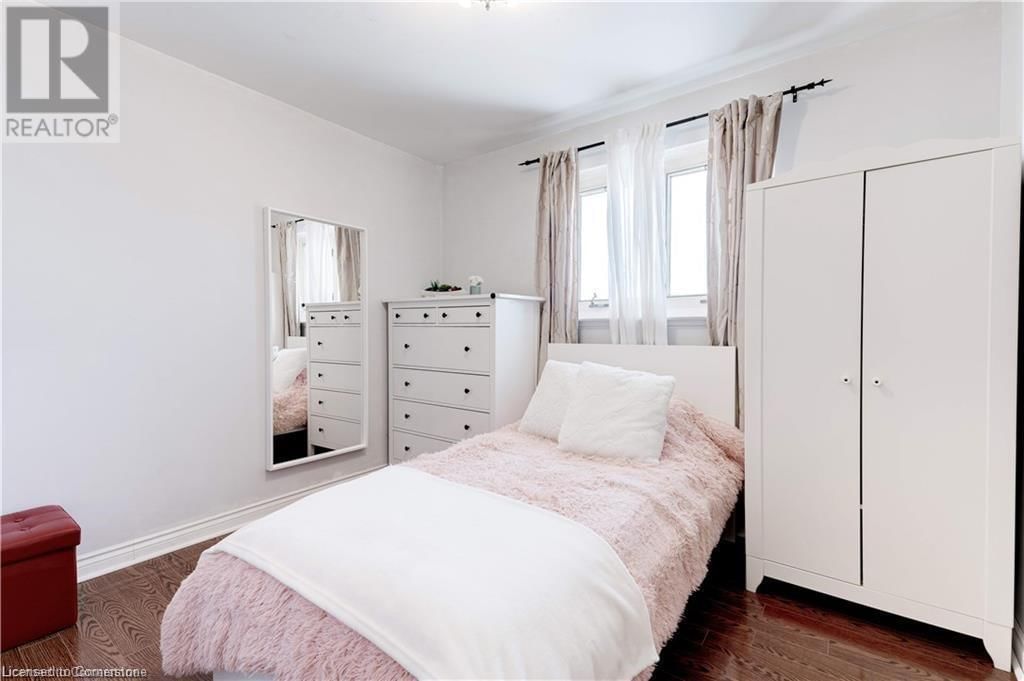 31 TINTON CRESCENT Image 20