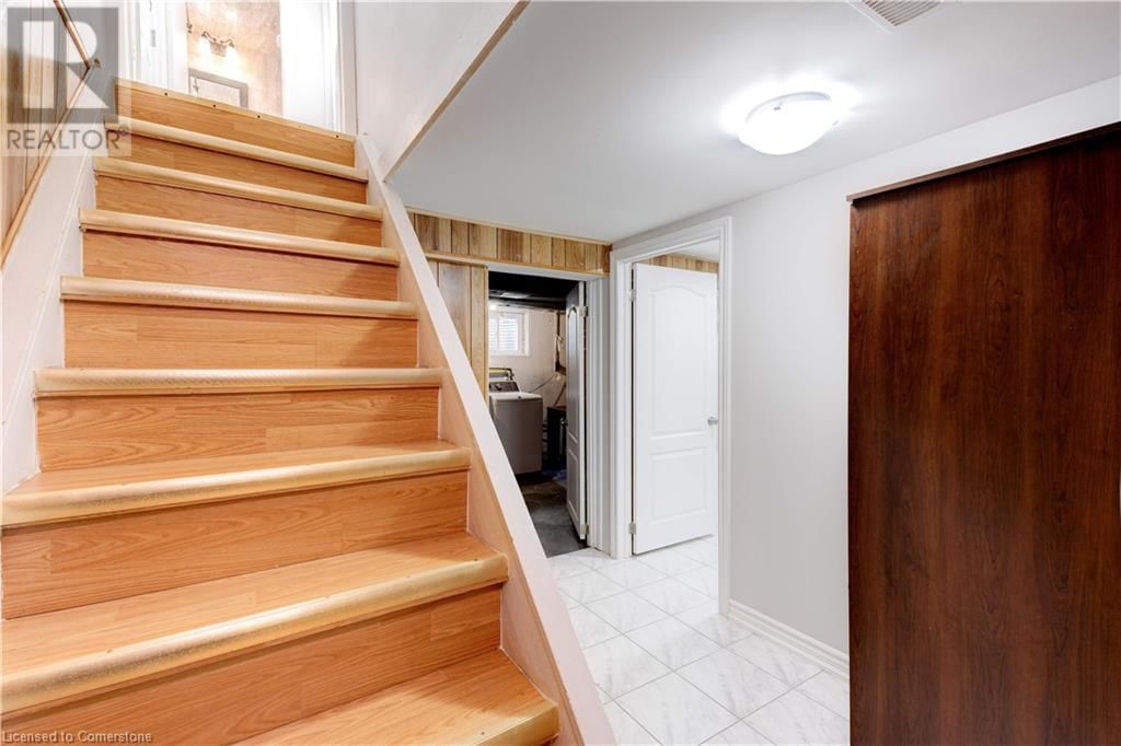 31 TINTON CRESCENT Image 22