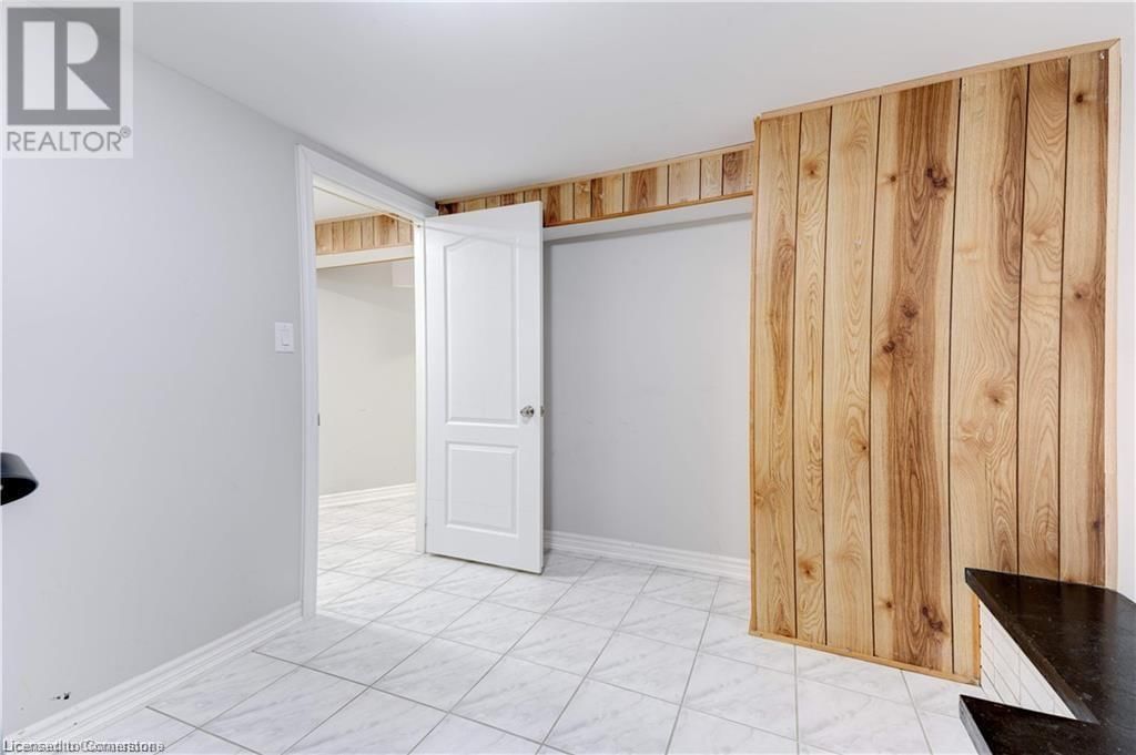 31 TINTON CRESCENT Image 26
