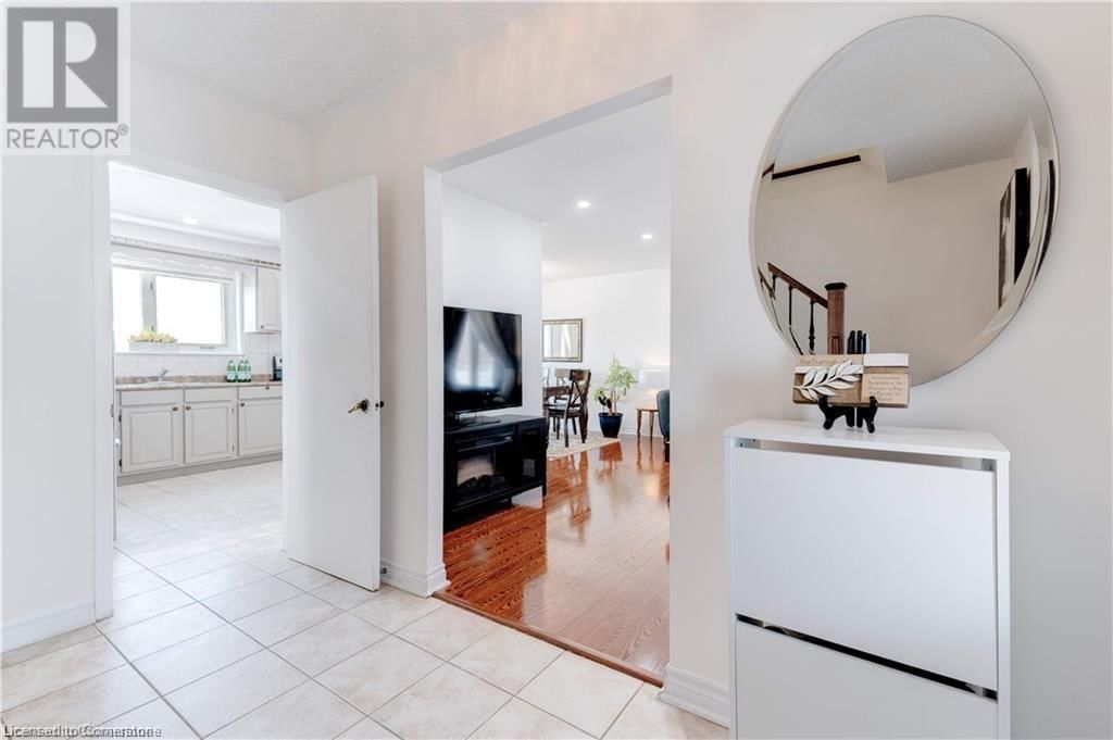 31 TINTON CRESCENT Image 5