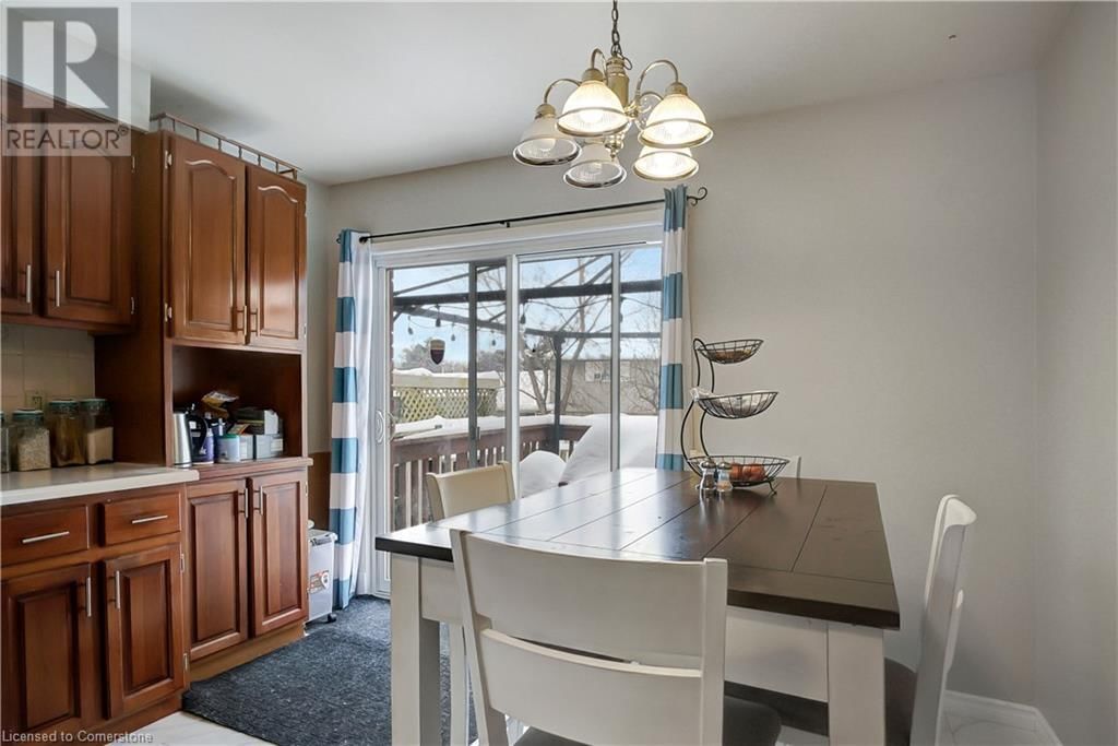 562 CHAMPLAIN BOULEVARD Image 12