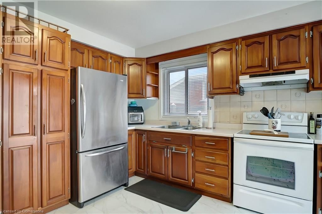 562 CHAMPLAIN BOULEVARD Image 13