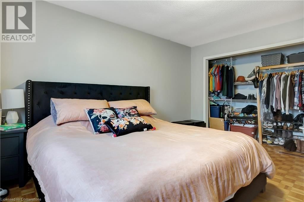 562 CHAMPLAIN BOULEVARD Image 15