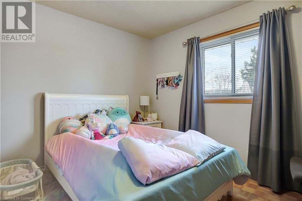 562 CHAMPLAIN BOULEVARD Image 16