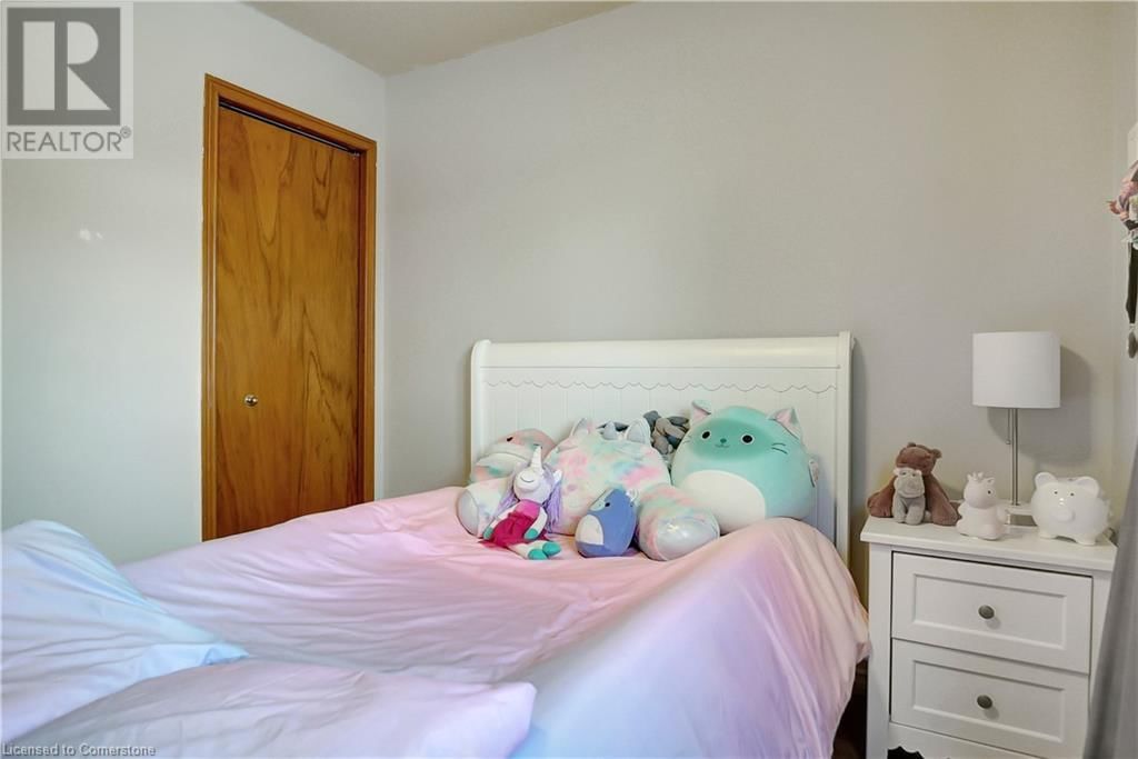 562 CHAMPLAIN BOULEVARD Image 17