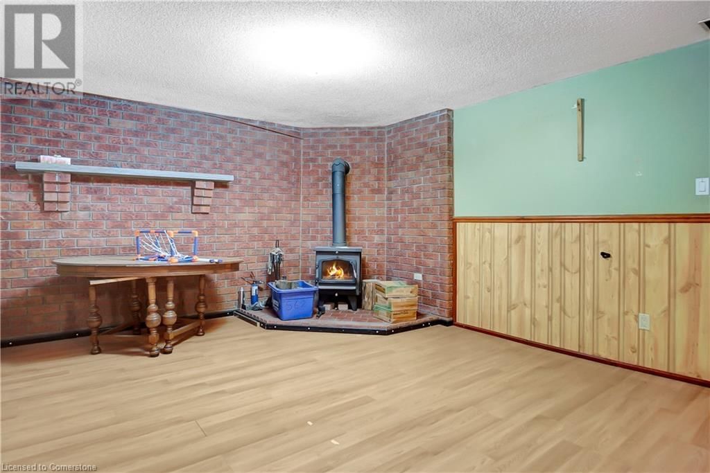 562 CHAMPLAIN BOULEVARD Image 24