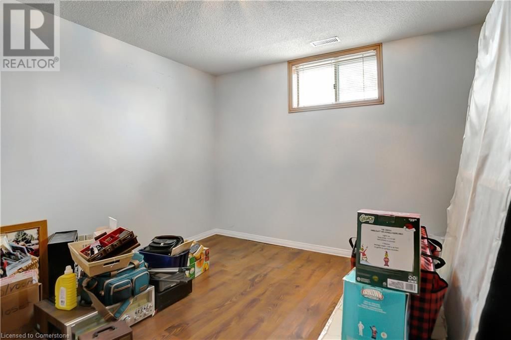 562 CHAMPLAIN BOULEVARD Image 26