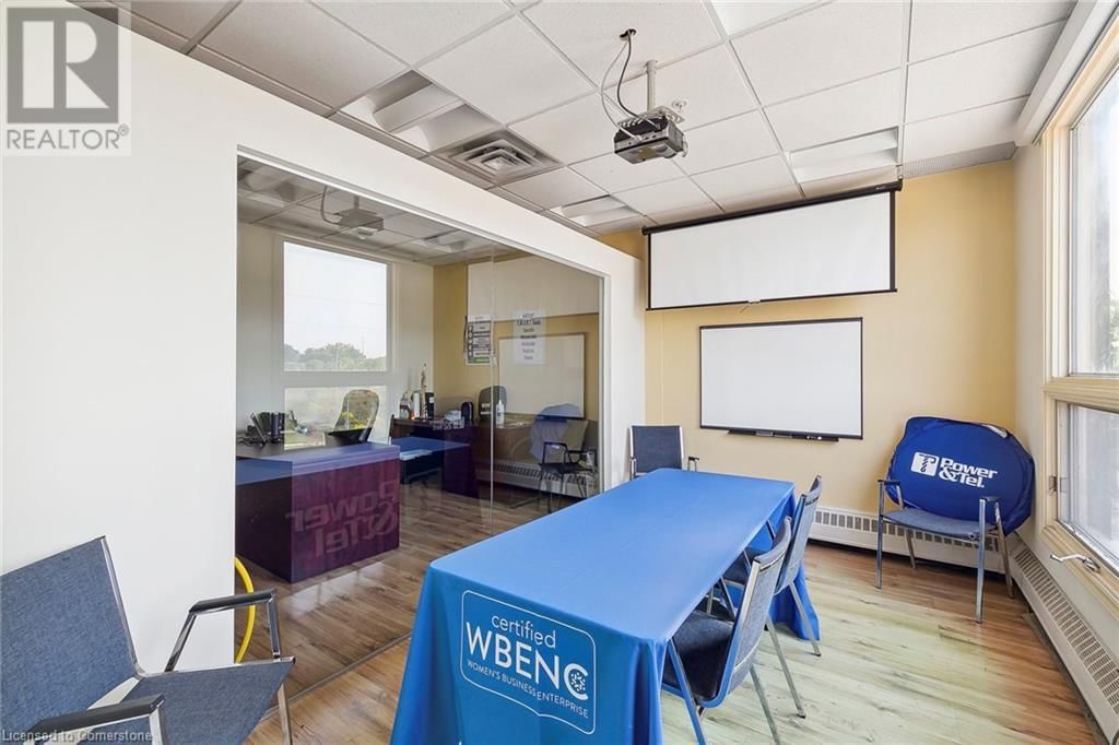 1 - 1141 KING ROAD Image 16