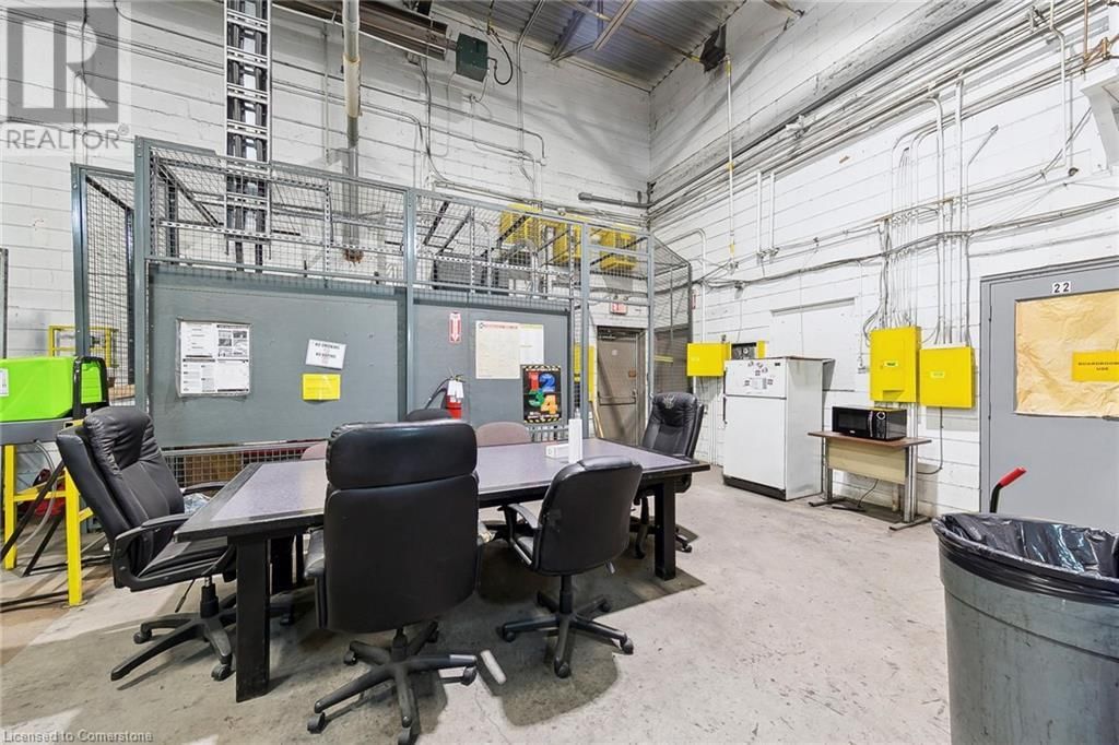 1 - 1141 KING ROAD Image 17