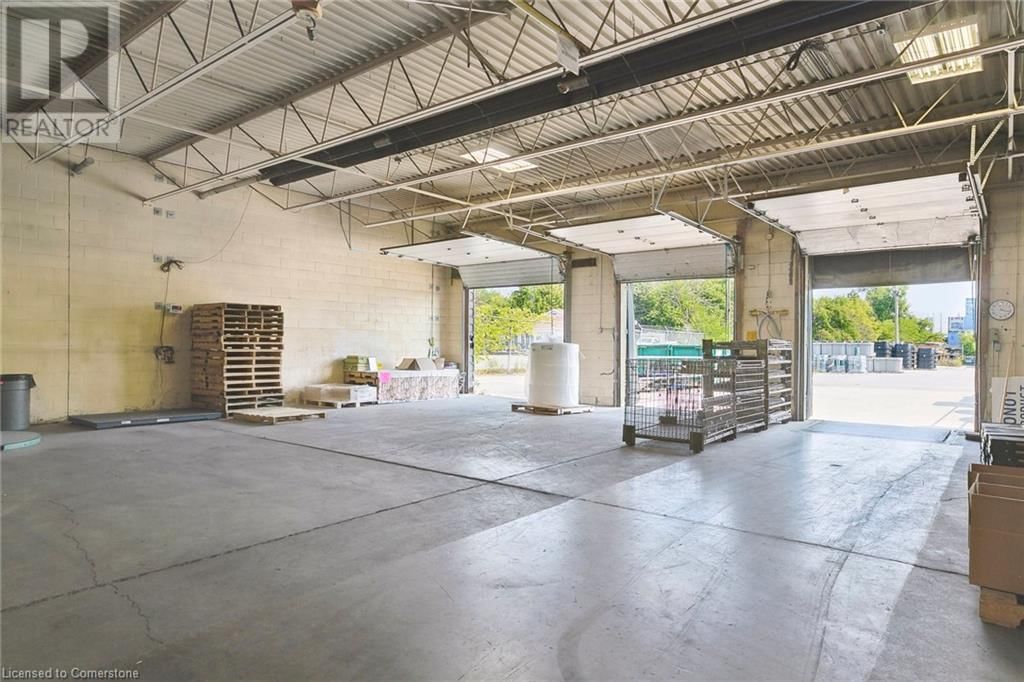 1 - 1141 KING ROAD Image 34