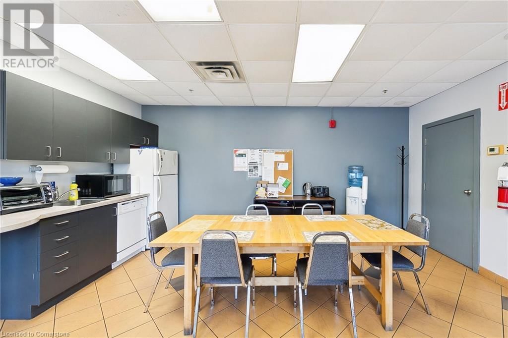 1 - 1141 KING ROAD Image 6