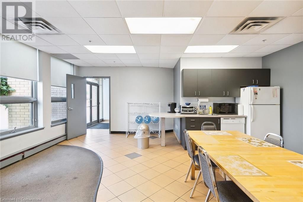 1 - 1141 KING ROAD Image 7
