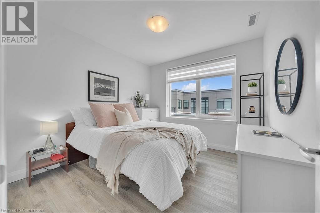 410 - 1 REDFERN AVENUE Image 14