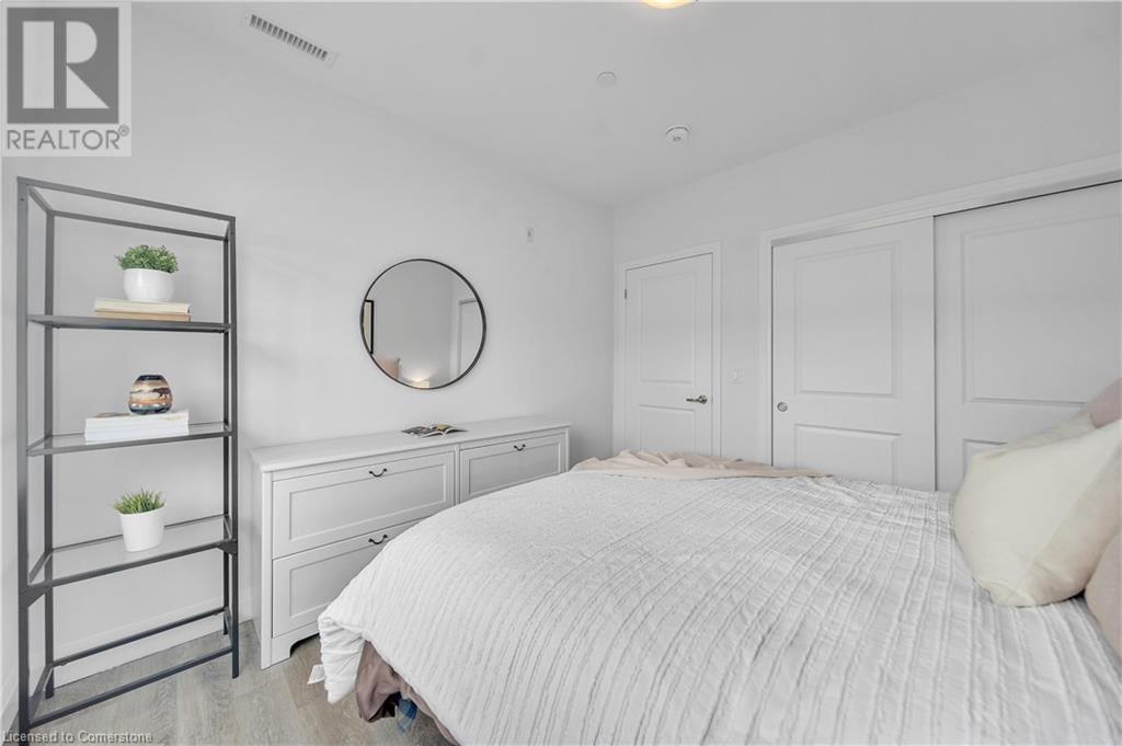 410 - 1 REDFERN AVENUE Image 16