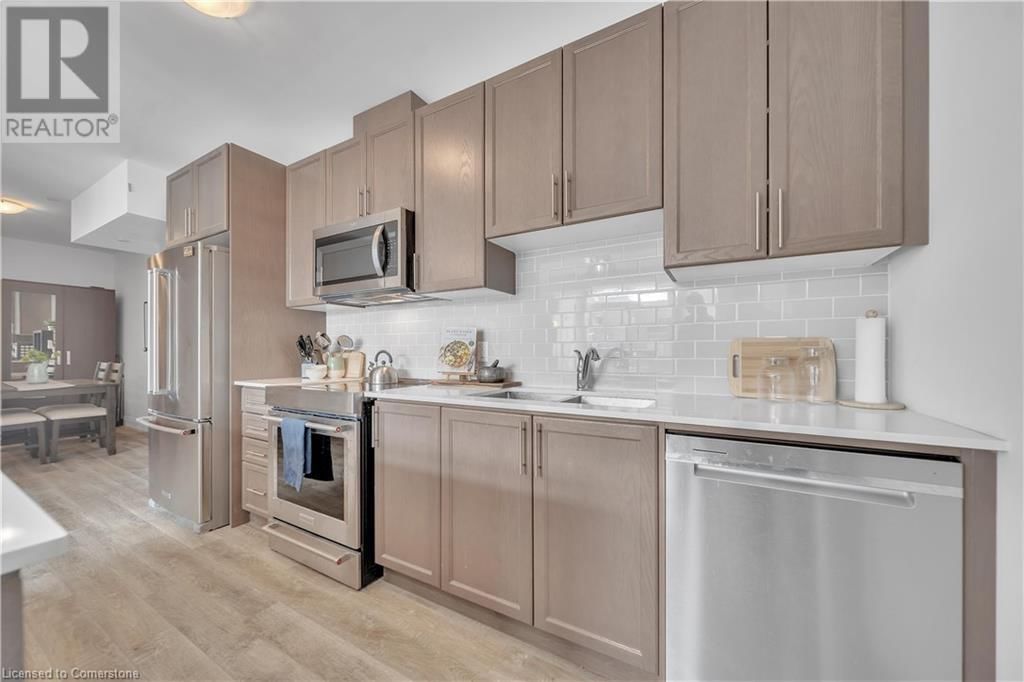 410 - 1 REDFERN AVENUE Image 3