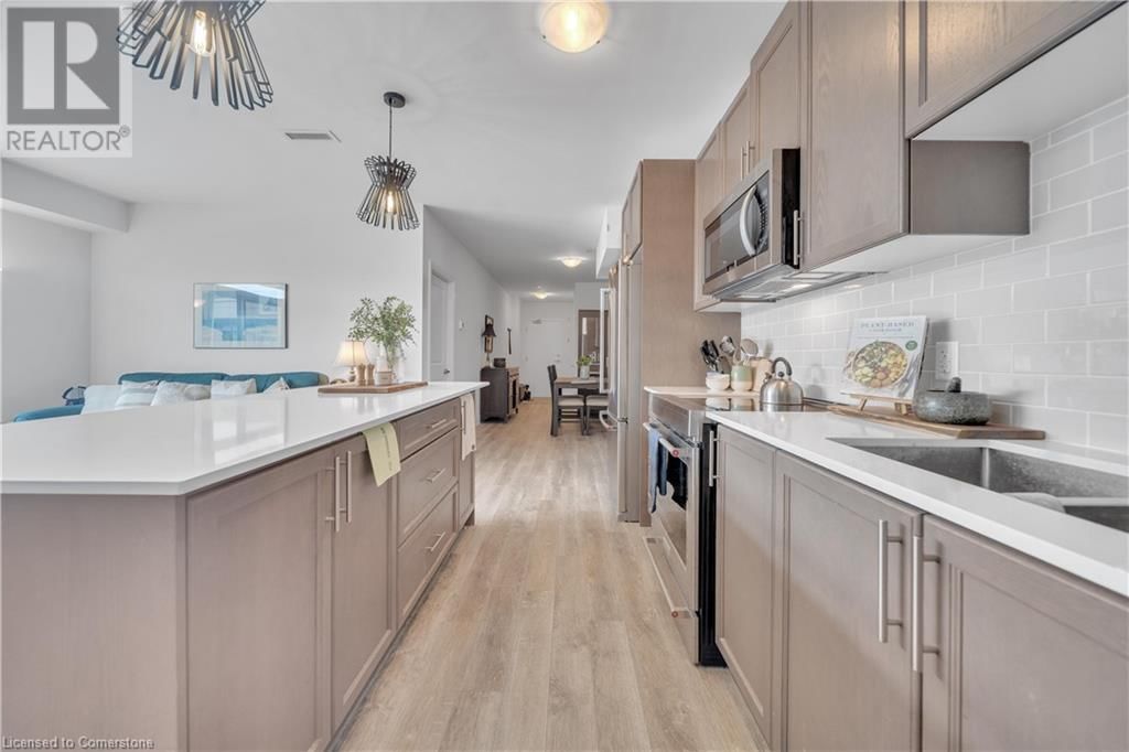 410 - 1 REDFERN AVENUE Image 4
