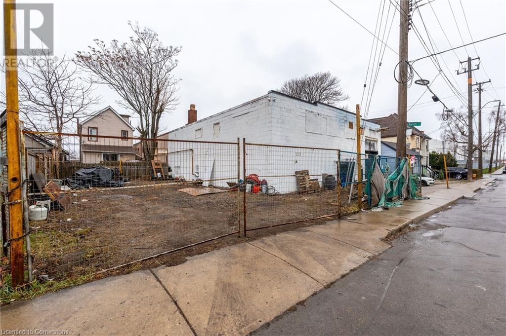 24 CLARK AVENUE Image 3