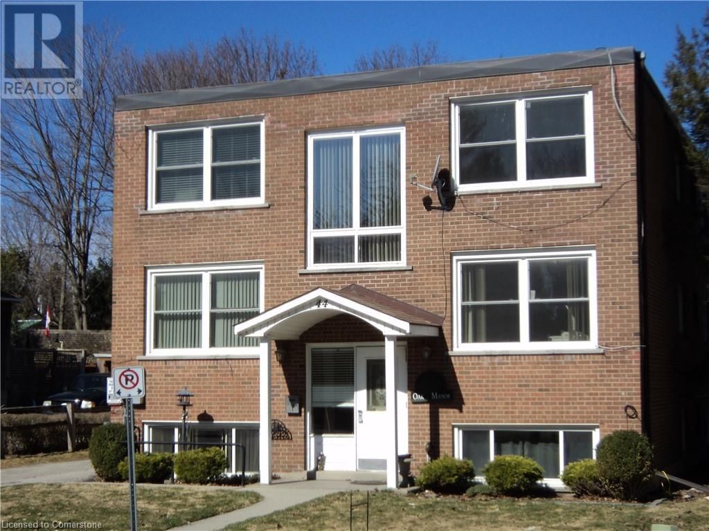 44 MEMORIAL AVENUE Image 6