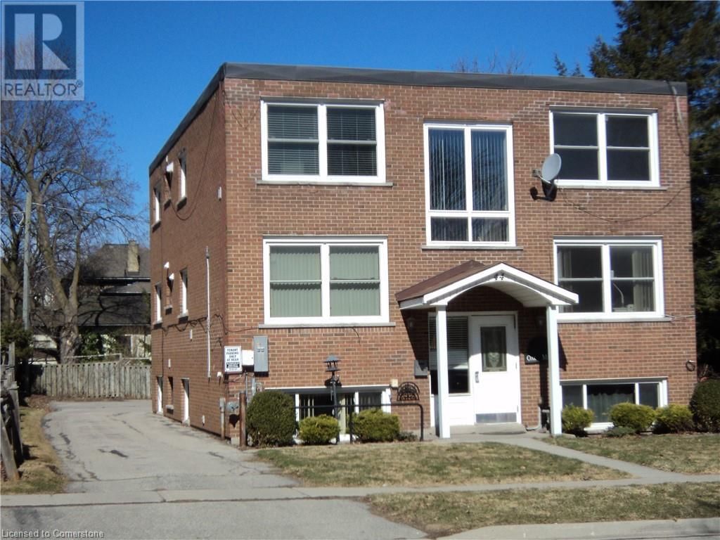 44 MEMORIAL AVENUE Image 7