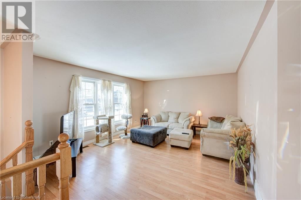 18 COMMERCIAL ROAD Image 12