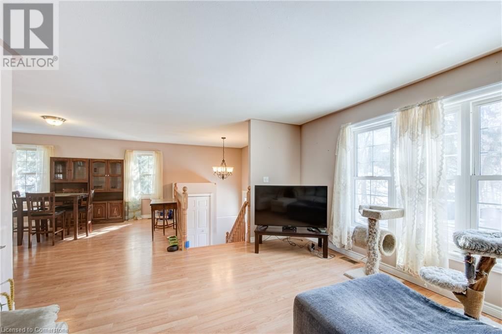 18 COMMERCIAL ROAD Image 15