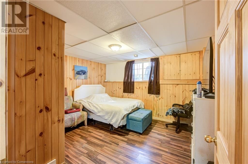 18 COMMERCIAL ROAD Image 30
