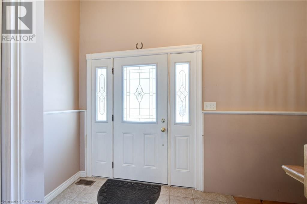 18 COMMERCIAL ROAD Image 4