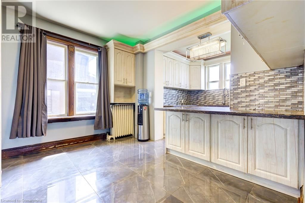 59 IRVIN STREET Image 17