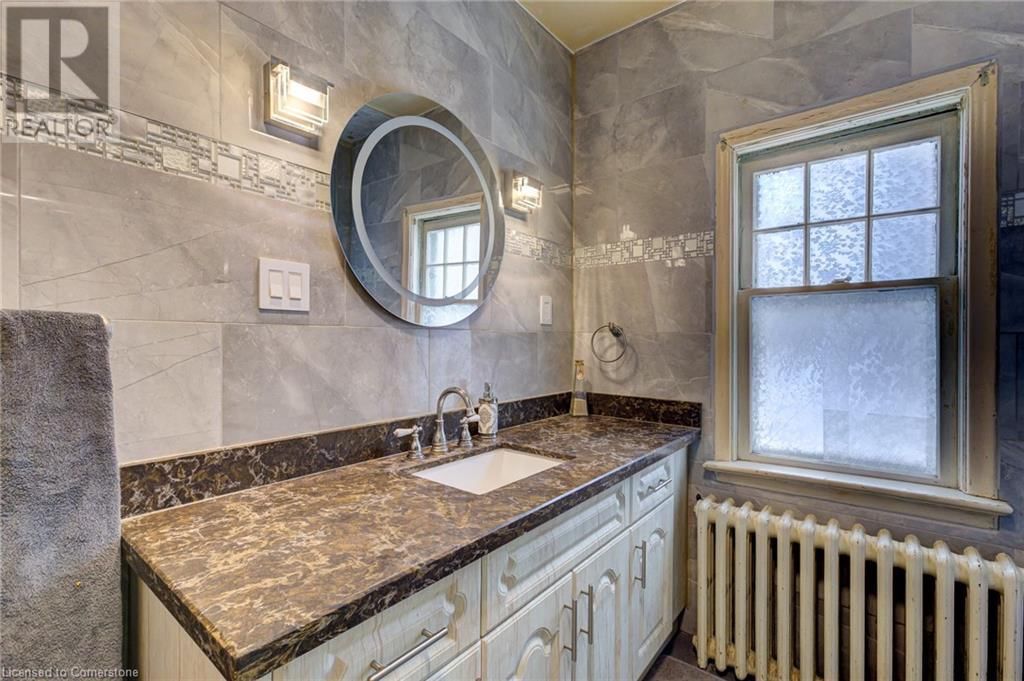 59 IRVIN STREET Image 36