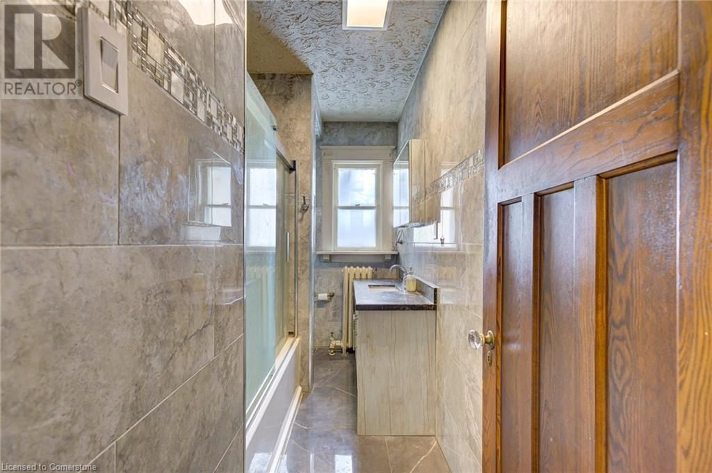 59 IRVIN STREET Image 37