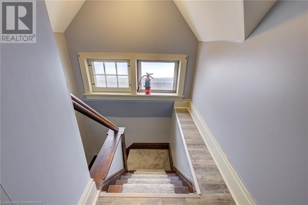 59 IRVIN STREET Image 38