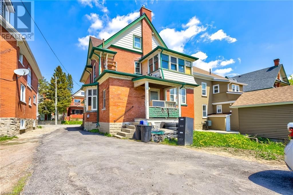 59 IRVIN STREET Image 42