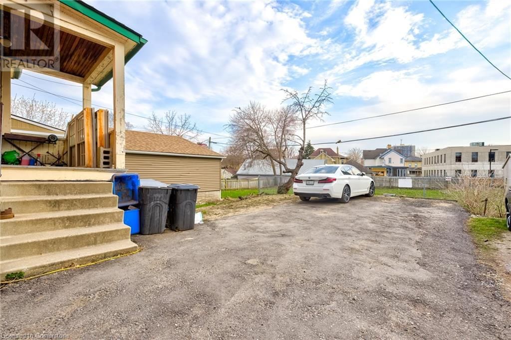 59 IRVIN STREET Image 43