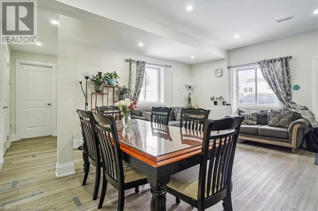 251 KING STREET EAST Image 23