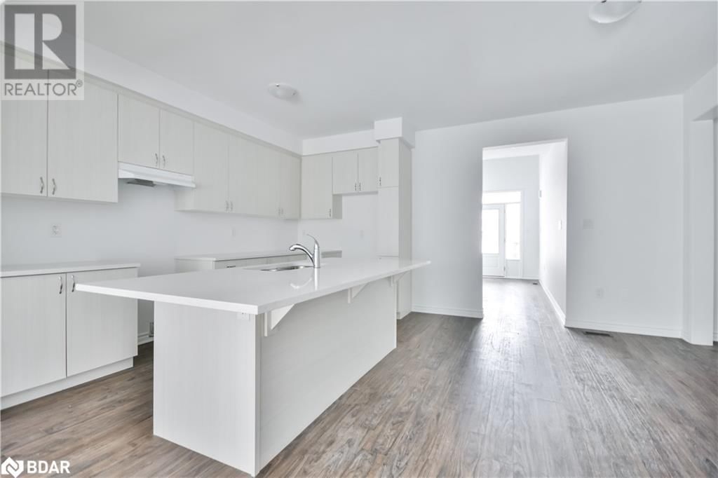 10 DYER CRESCENT Image 13
