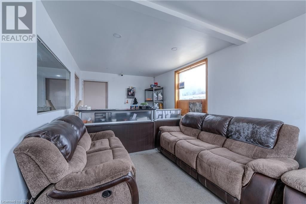 663 COLBORNE STREET WEST Image 10